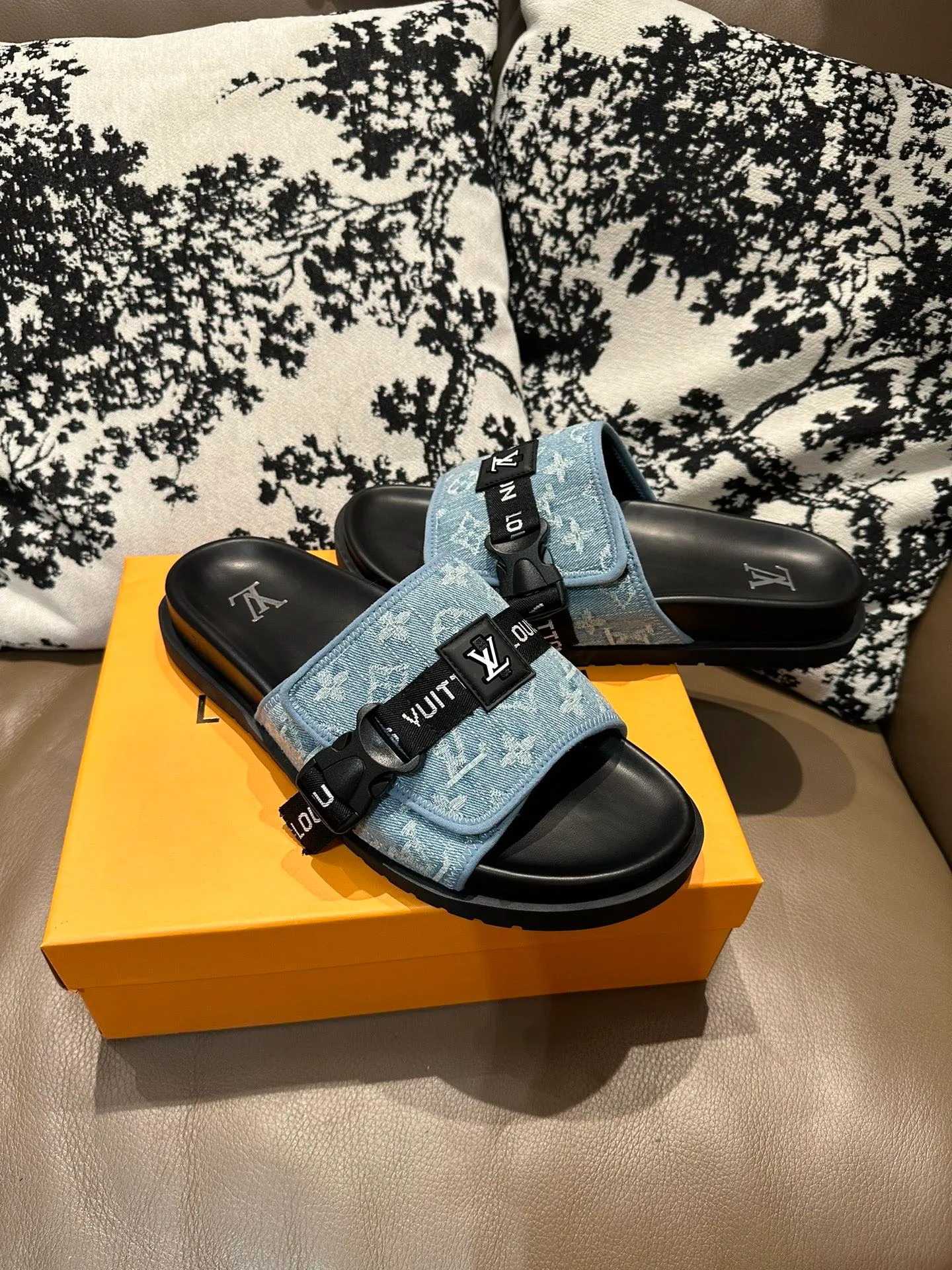 Men's shoes 💰360💰 LV buckle and Velcro, cowhide surface, sheepskin lining, size 36-46